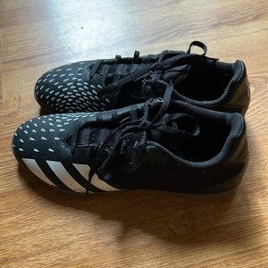 Men’s size 7 1/2 adidas predator indoor soccer shoes